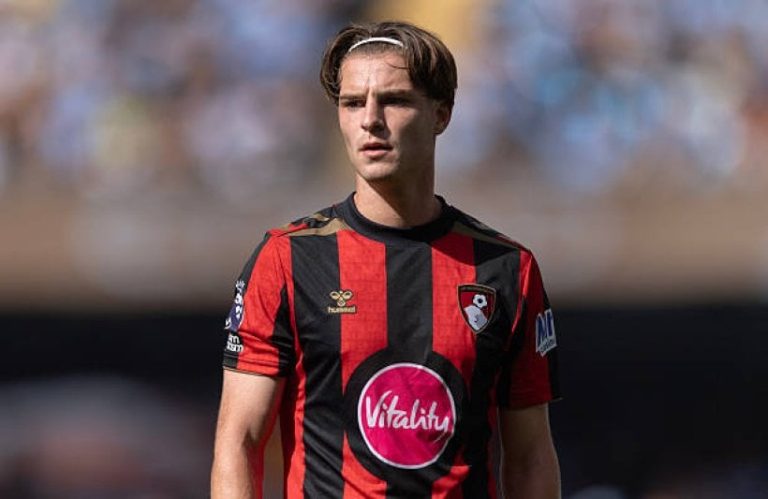 ريال مدريد يراقب أليكس سكوت ويزاحم ليفربول وتشيلسي